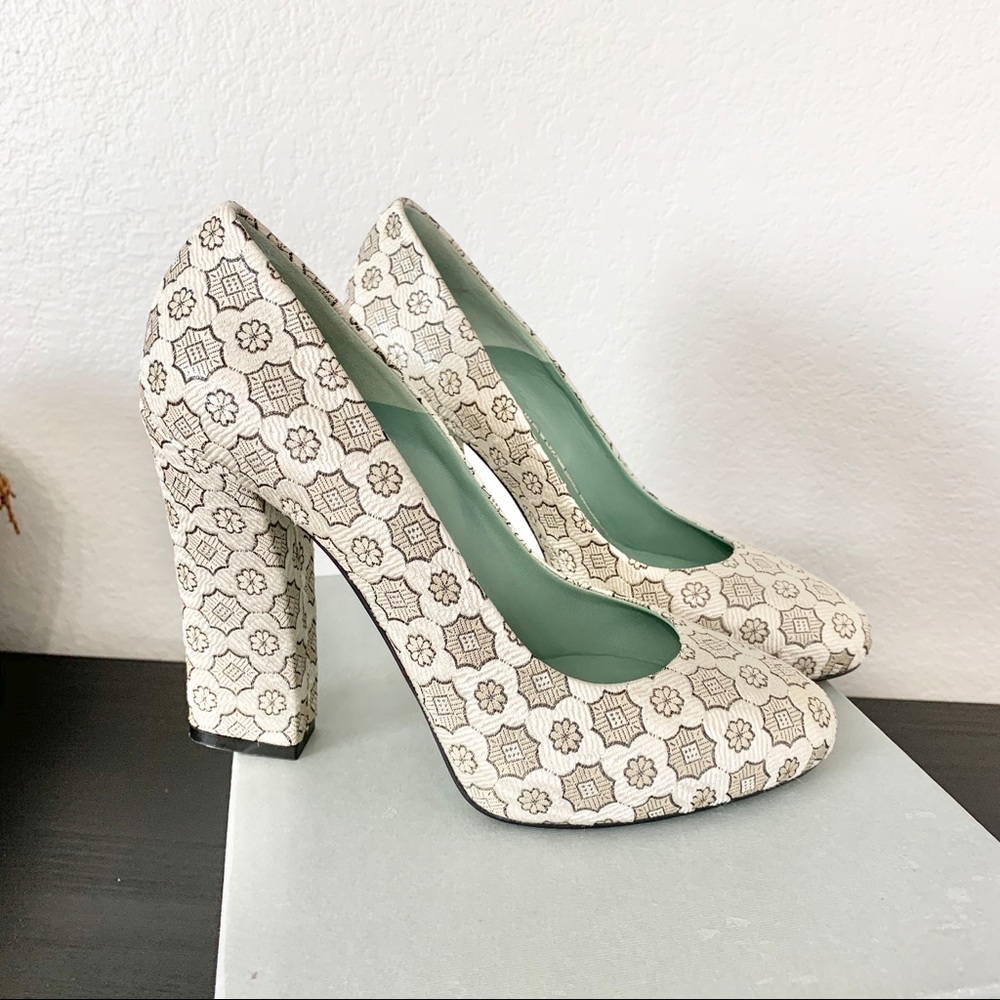 Paola Darcano | Flower Pattern Camelia Block Heel